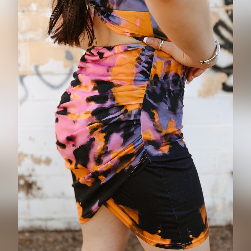 Cutout Twist Front Dress - Orange Multi - Picture 4 of 4